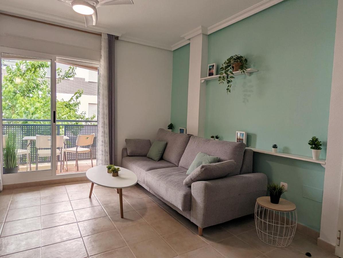 Apartamento Las Palmeras - Con Terraza, Barbacoa, Aire Acondicionado Y A 250M De La Playa! 洛斯阿尔卡萨雷斯 外观 照片