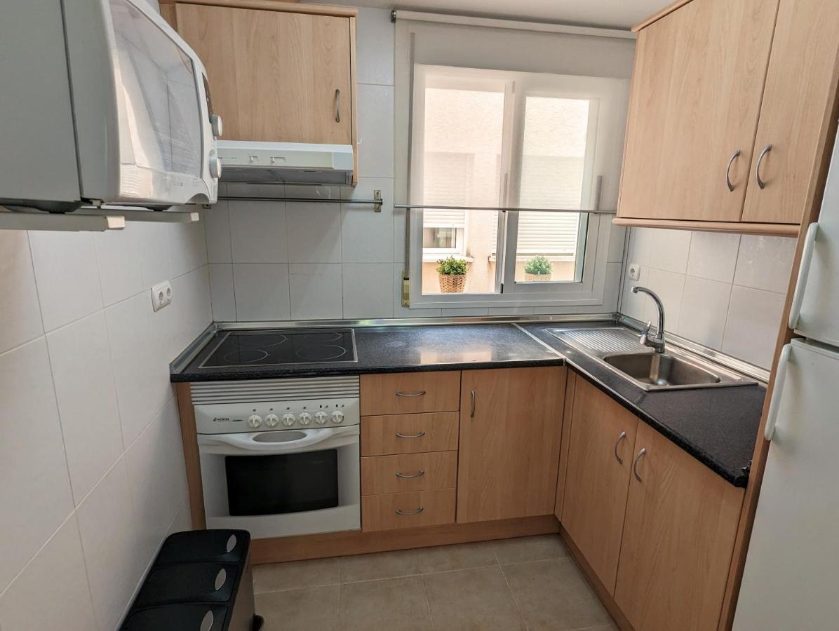 Apartamento Las Palmeras - Con Terraza, Barbacoa, Aire Acondicionado Y A 250M De La Playa! 洛斯阿尔卡萨雷斯 外观 照片