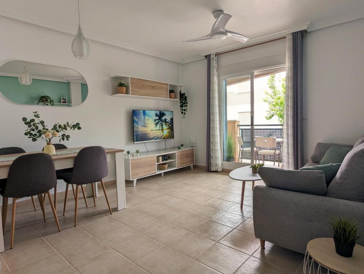 Apartamento Las Palmeras - Con Terraza, Barbacoa, Aire Acondicionado Y A 250M De La Playa! 洛斯阿尔卡萨雷斯 外观 照片