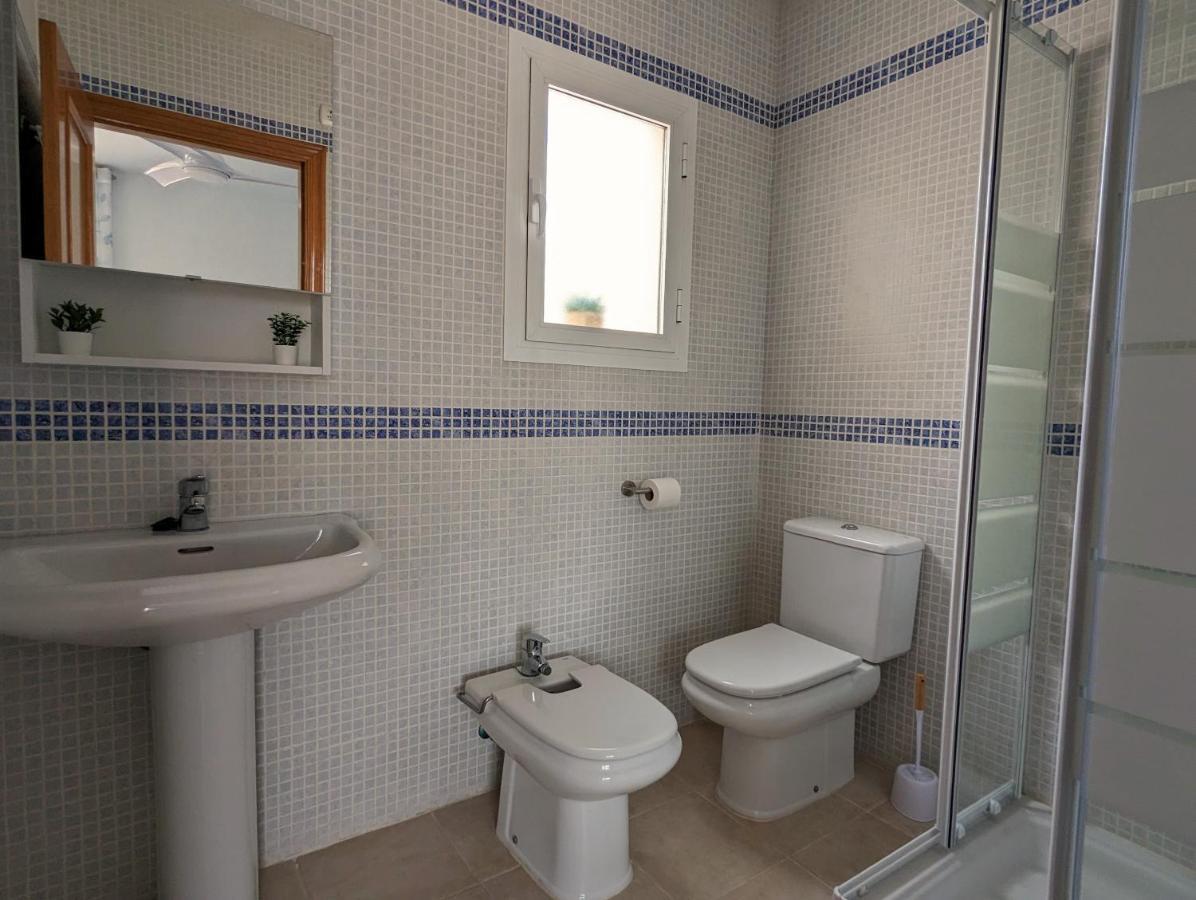 Apartamento Las Palmeras - Con Terraza, Barbacoa, Aire Acondicionado Y A 250M De La Playa! 洛斯阿尔卡萨雷斯 外观 照片